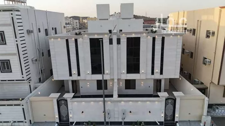 فيلا للبيع في شارع محمد الكوفي, حي الواسط, مدينة امارة منطقة مكة المكرمة - الطائف, منطقة مكة المكرمة صورة 2