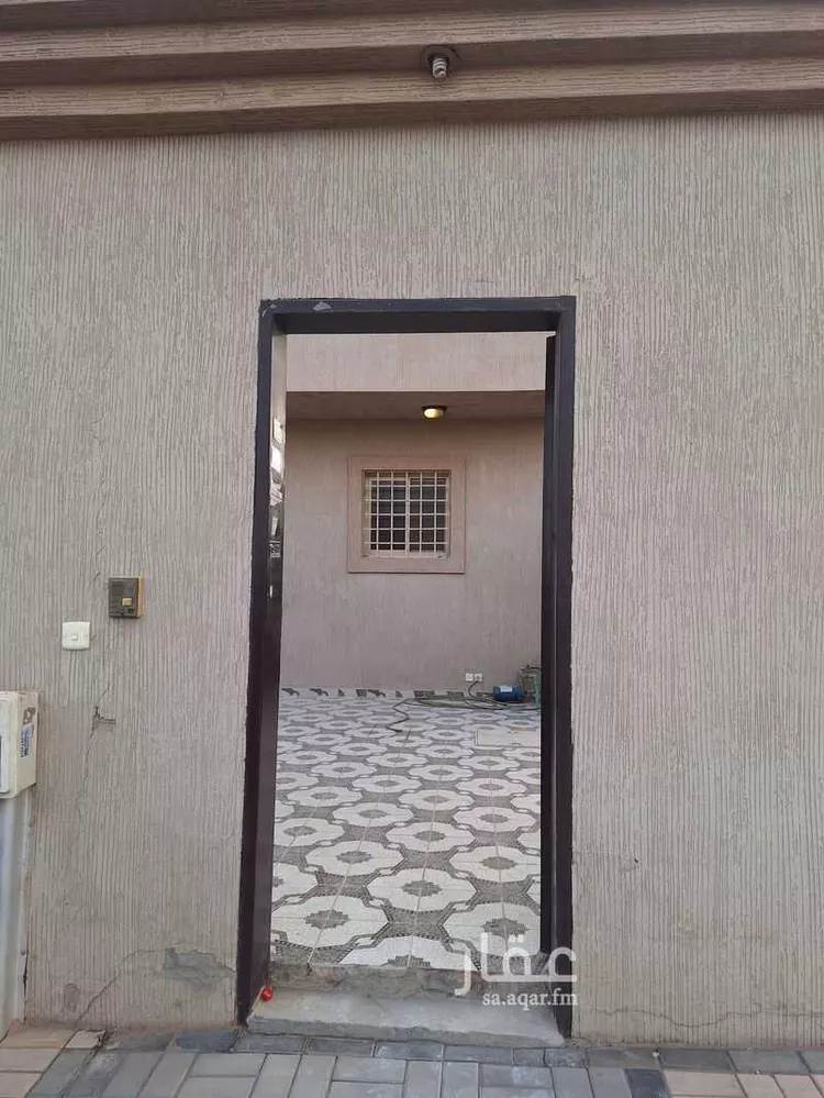 Floor for Rent in Riyadh Al Fayha 18