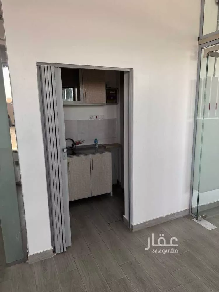 مكتب تجاري للإيجار في شارع الدائرى الشمالى الفرعي, حي التعاون, مدينة الرياض, منطقة الرياض صورة 3