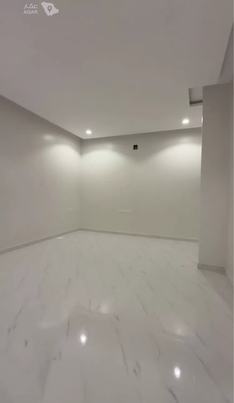 Floor for Rent in Riyadh Umm Al Hamam Al Gharbi 3