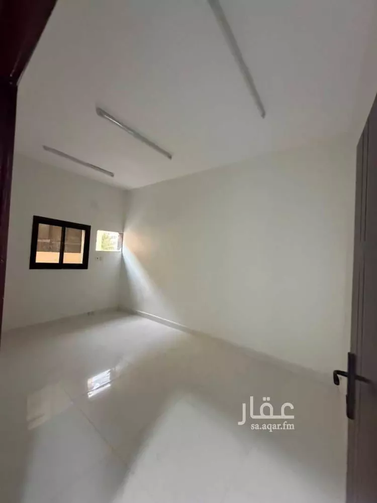 عمارة للإيجار في شارع شجاع بن مفرج, حي أم الحمام الشرقي, مدينة الرياض, منطقة الرياض 8