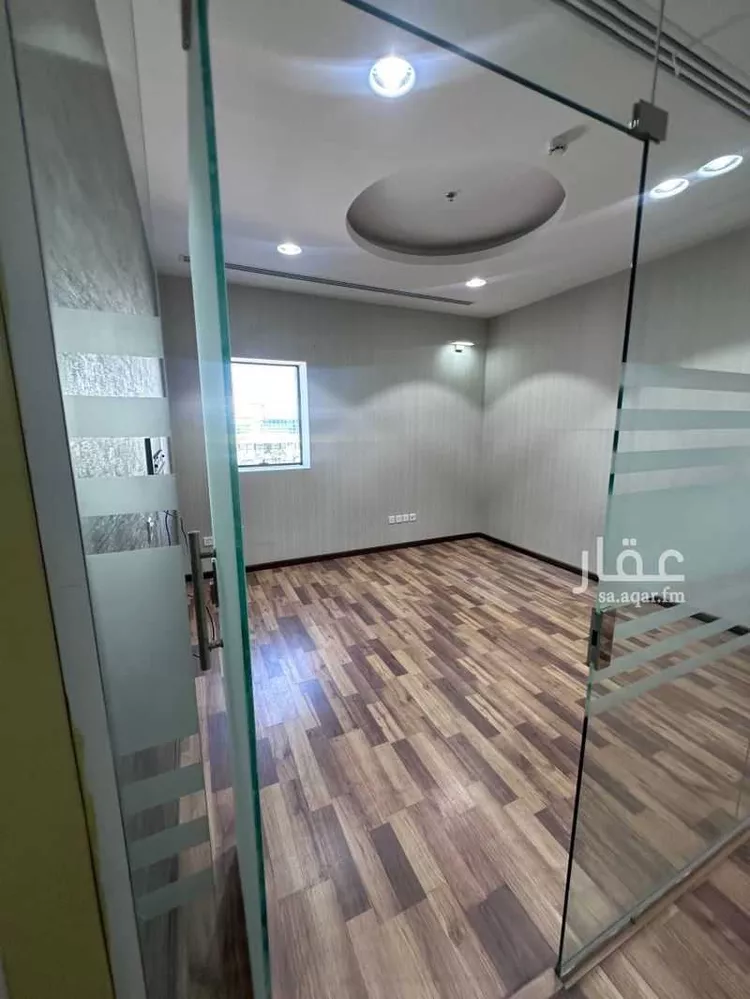 مكتب تجاري للإيجار في شارع الرصيفة, حي الملقا, مدينة الرياض, منطقة الرياض صورة 3