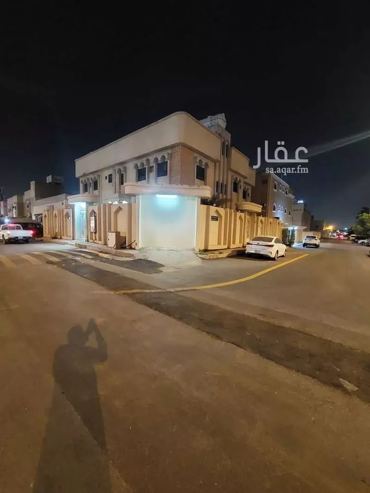 عمارة للإيجار في شارع  ابي حنيفه, حي العريجاء الغربي, مدينة الرياض, منطقة الرياض