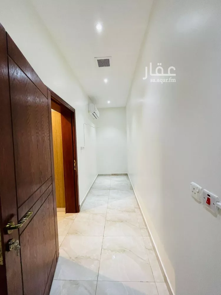 فيلا للإيجار في شارع رقم 345, حي الملقا, مدينة الرياض, منطقة الرياض صورة 2
