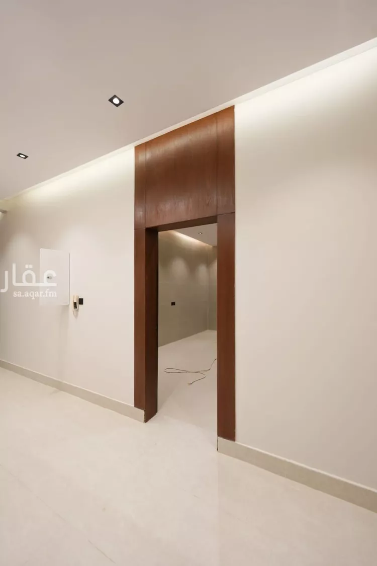 Floor for Sale in Riyadh Al Janadriyah 19