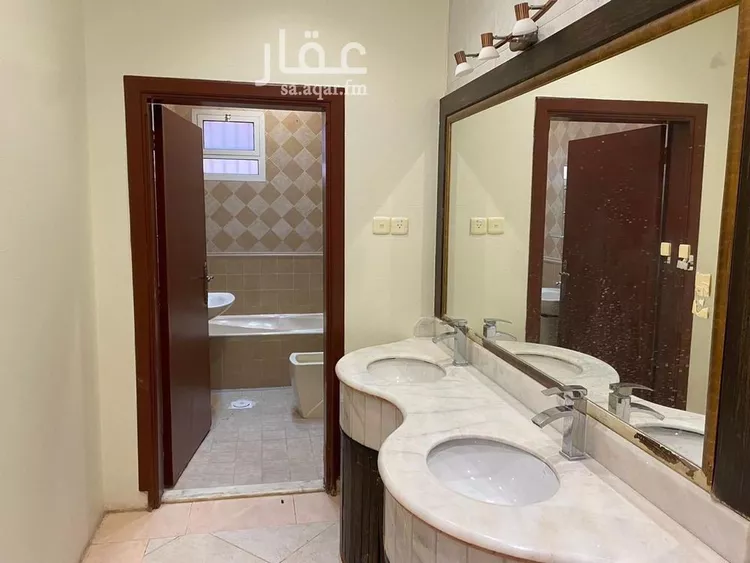 فيلا للبيع في شارع أبي بكر الكرخي, حي التعاون, مدينة الرياض, منطقة الرياض 17