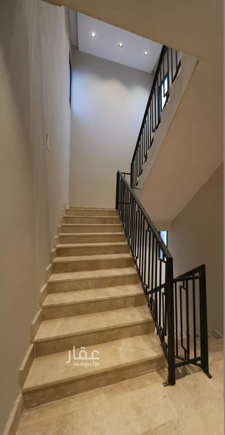 Floor for Sale in Riyadh Al Janadriyah 11