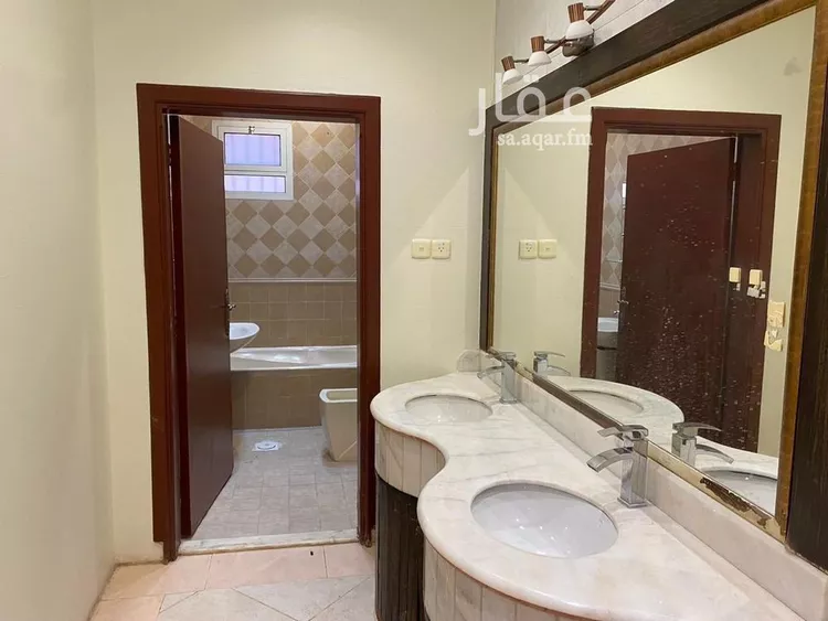 فيلا للبيع في شارع أبي بكر الكرخي, حي التعاون, مدينة الرياض, منطقة الرياض 11