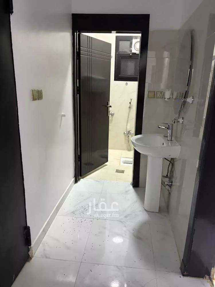 شقة للإيجار في شارع رقم 69, حي العزيزية, مدينة الرياض, منطقة الرياض صورة 3