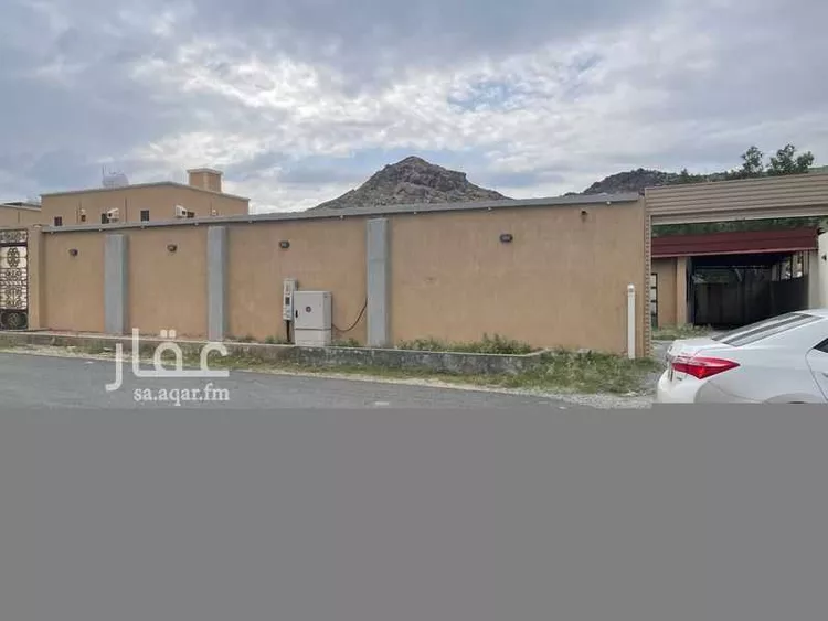 بيت للبيع في شارع 250 الحسينية ، حي العوالي ، مكة ، منطقة مكة المكرمة