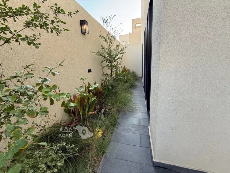 دور للبيع في شارع رقم 323, حي النرجس, مدينة الرياض, منطقة الرياض 4