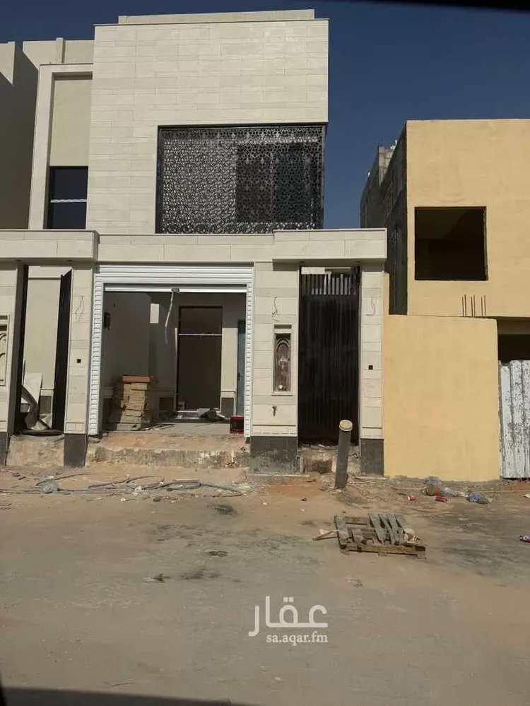 عمارة للبيع في شارع عقرباء 122 ، العيينة ، الدرعية