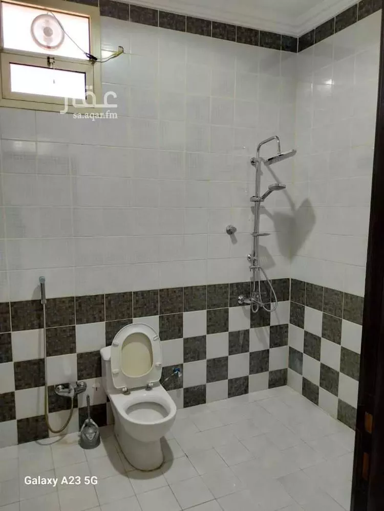 دور للإيجار في شارع عبدالرحمن الغافقي, حي غرناطة, مدينة المزاحمية, منطقة الرياض صورة 2