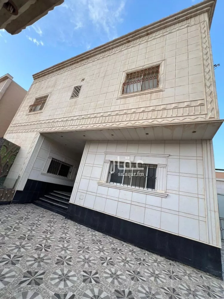 فيلا للبيع في شارع إبراهيم بن الأحمدي, حي طويق, مدينة الرياض, منطقة الرياض 8