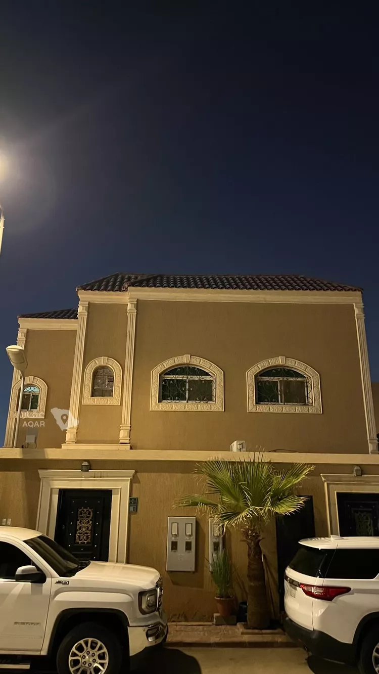 فيلا للبيع في شارع الغريسة, حي الربيع, مدينة الرياض, منطقة الرياض 5