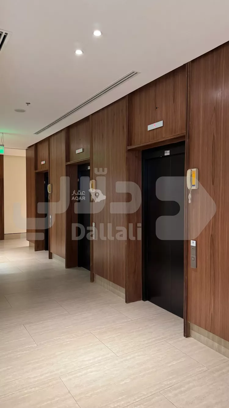 مكتب تجاري للإيجار في شارع الملك عبدالعزيز ابن عبدالرحمن سعود, حي الربيع, مدينة الرياض, منطقة الرياض 9