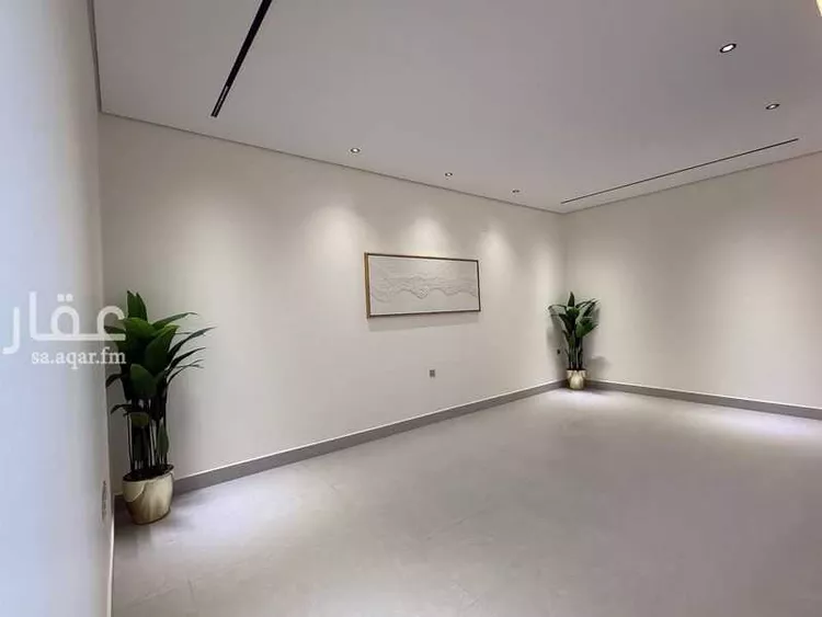 Floor for Sale in Riyadh Al Janadriyah 7