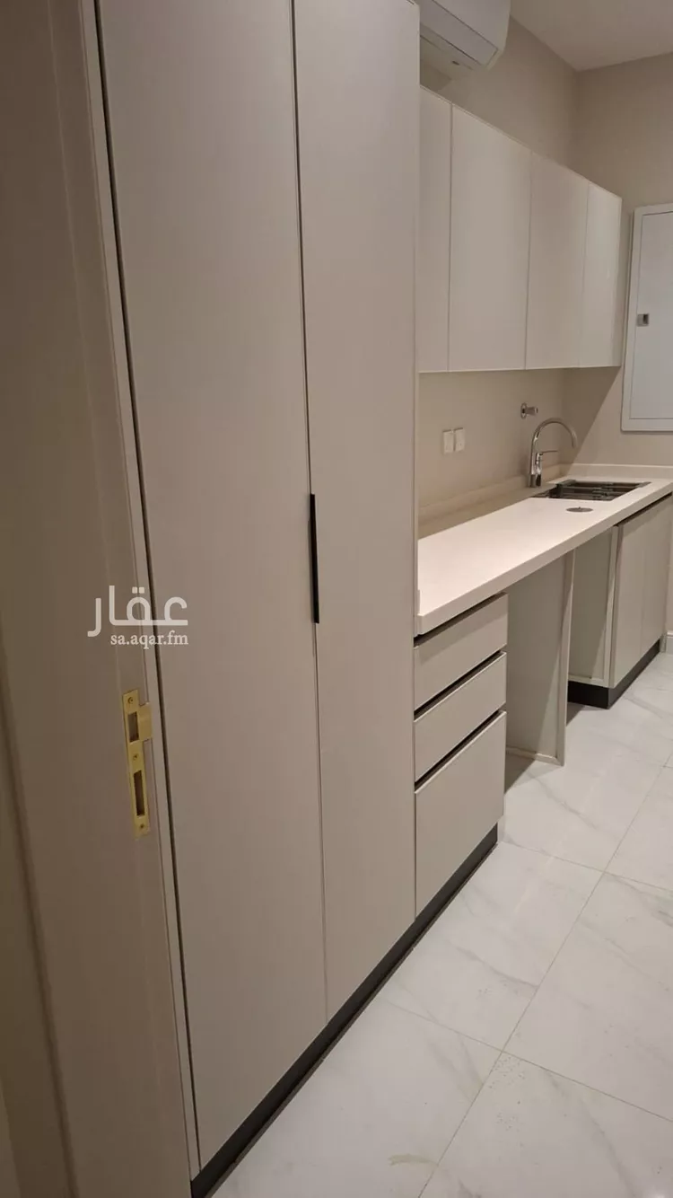 دور للإيجار في شارع بهاء الدين زهير, حي المهدية, مدينة الرياض, منطقة الرياض 10