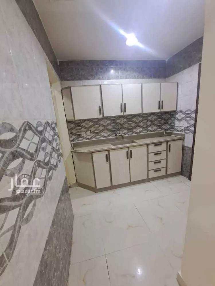 شقة للإيجار في شارع الفرزدق, حي الضباط, مدينة الرياض, منطقة الرياض صورة 4