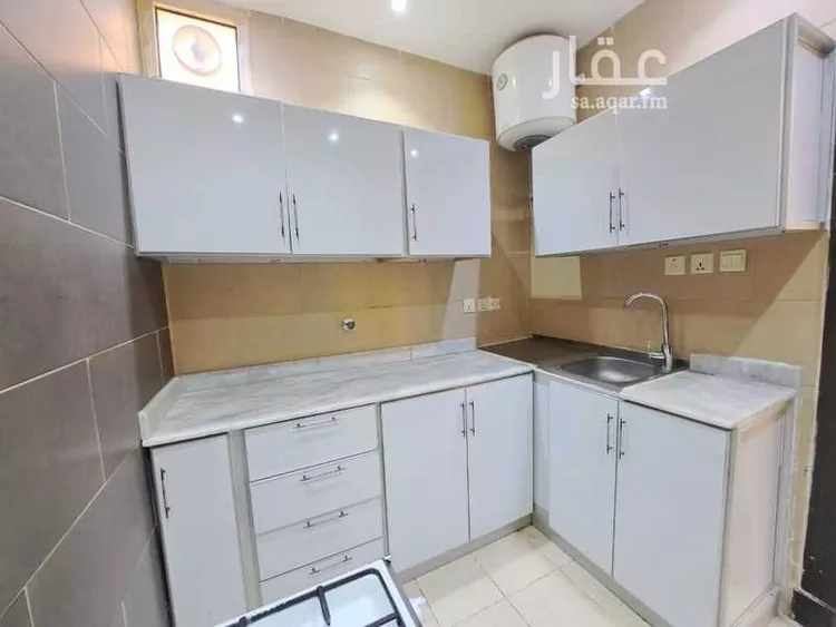 شقة للإيجار في شارع الفرزدق, حي الضباط, مدينة الرياض, منطقة الرياض صورة 4