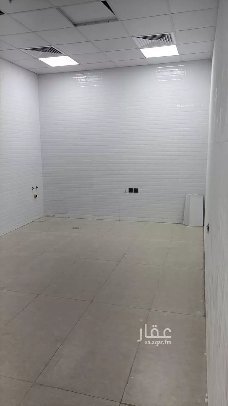 محل للإيجار في طريق أنس ابن مالك ، حي الملقا ، الرياض ، منطقة الرياض