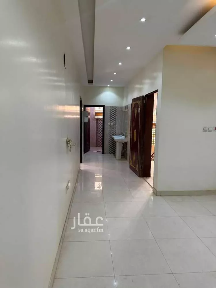 شقة للإيجار في شارع علي الصائغ ، حي العزيزية ، الرياض ، منطقة الرياض صورة 2