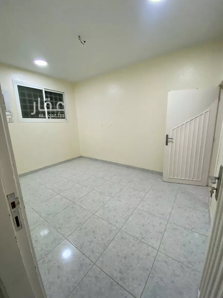 شقة للإيجار في شارع طريق ابو بكر الصديق, حي الإسكان, مدينة بريده, منطقة القصيم صورة 3