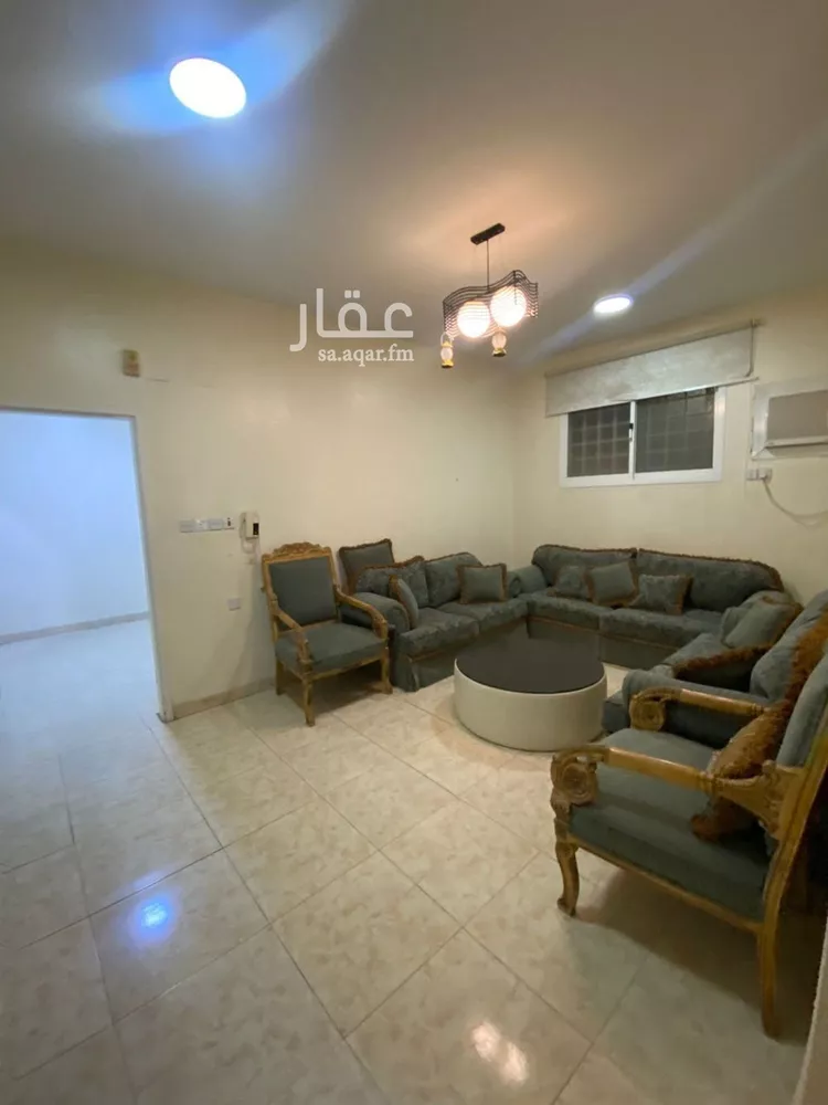 شقة للإيجار في شارع طريق ابو بكر الصديق, حي الإسكان, مدينة بريده, منطقة القصيم صورة 2