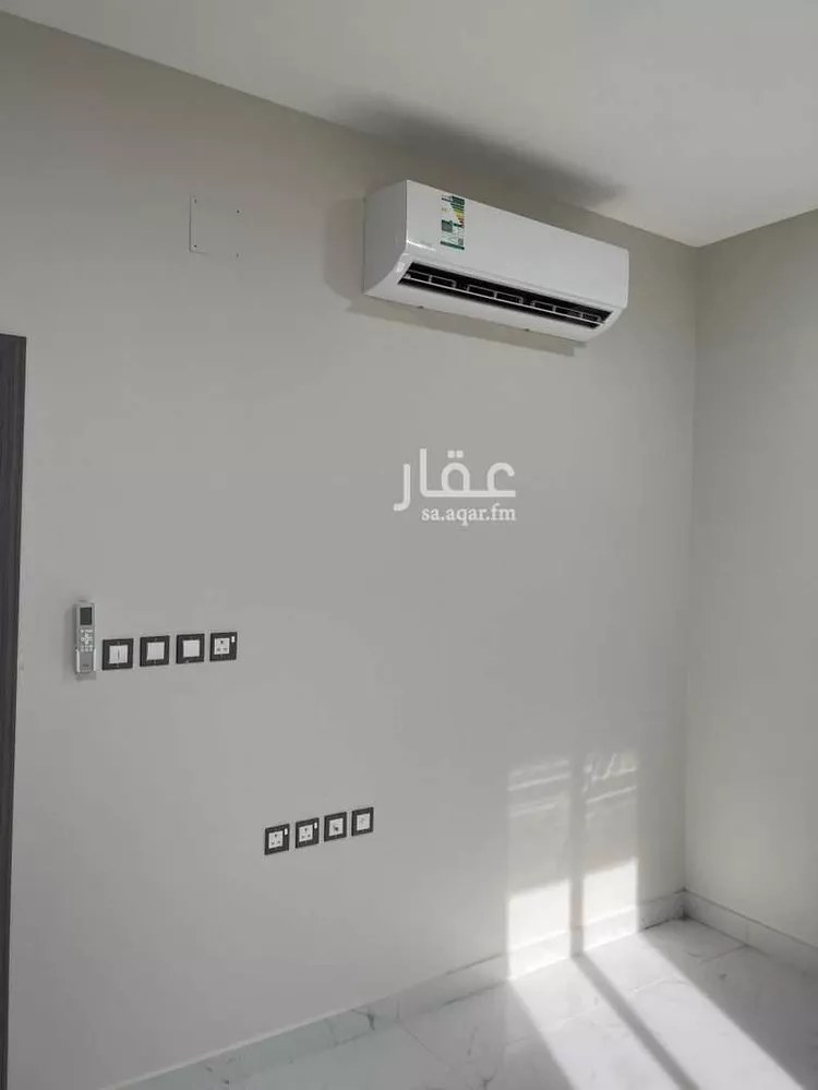 فيلا للبيع في شارع الامير عبدالله بن جلوي بن تركي آل سعود ، حي النهضة ، بريدة ، بريدة صورة 2