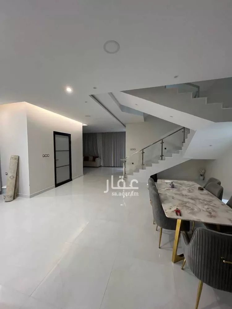 فيلا للبيع في شارع الامير عبدالله بن جلوي بن تركي ال سعود, حي النهضة, مدينة بريدة, منطقة القصيم صورة 4