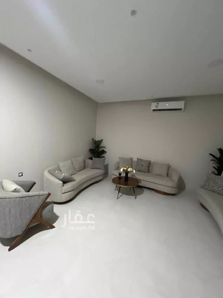فيلا للبيع في شارع الامير عبدالله بن جلوي بن تركي ال سعود, حي النهضة, مدينة بريدة, منطقة القصيم صورة 2