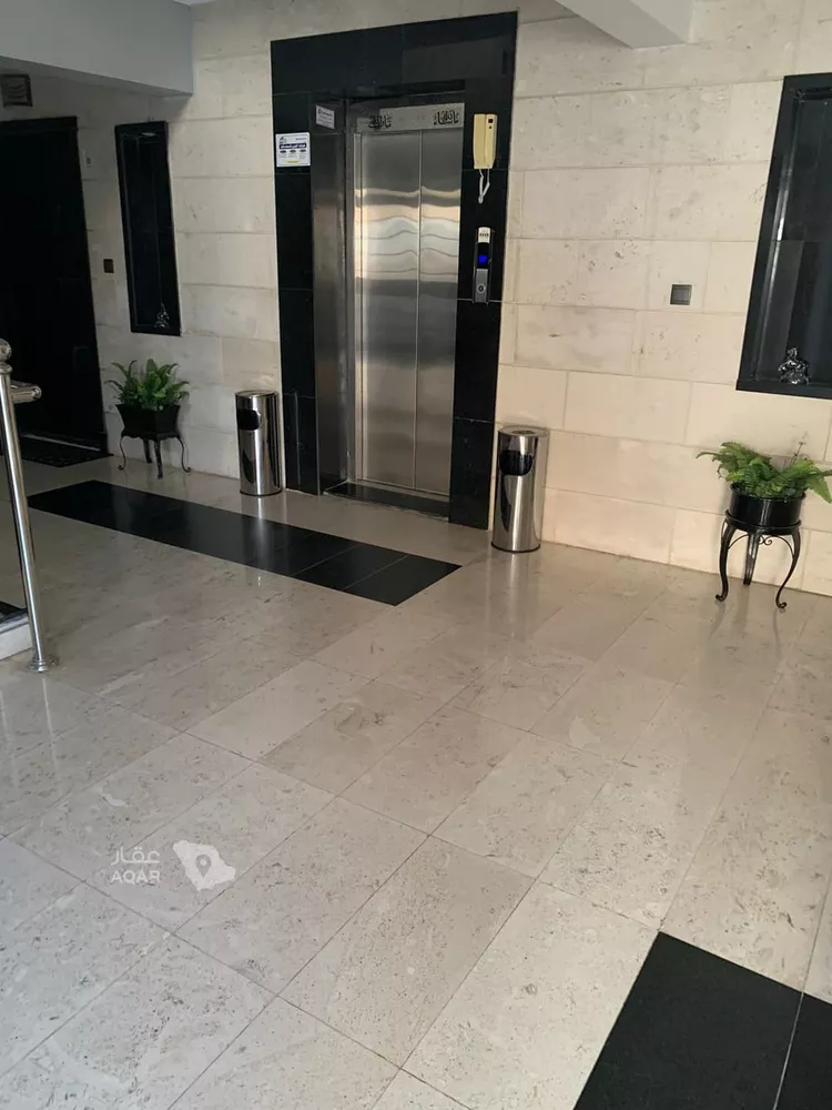 شقة للإيجار في شارع جنادة ابن ابي امية, حي بنى حارثة, مدينة المدينة المنورة, منطقة المدينة المنورة 8