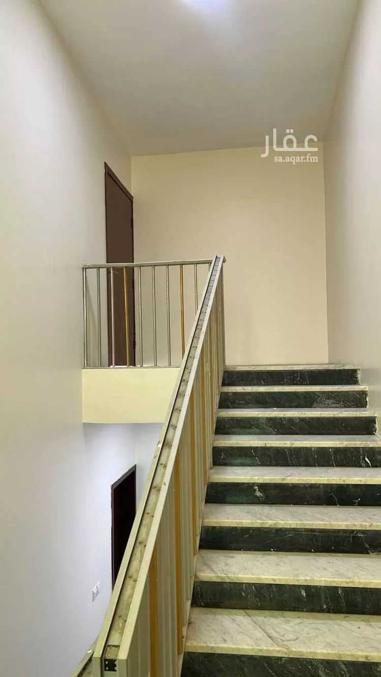 عمارة للبيع في شارع التاسع عشر, حي الثقبة, مدينة الخبر, المنطقة الشرقية صورة 2