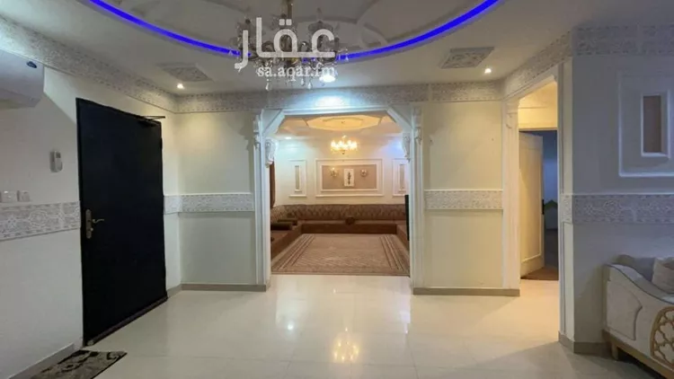 فيلا للبيع في شارع محمد بن المنذر, حي إشبيلية, مدينة الرياض, منطقة الرياض صورة 5