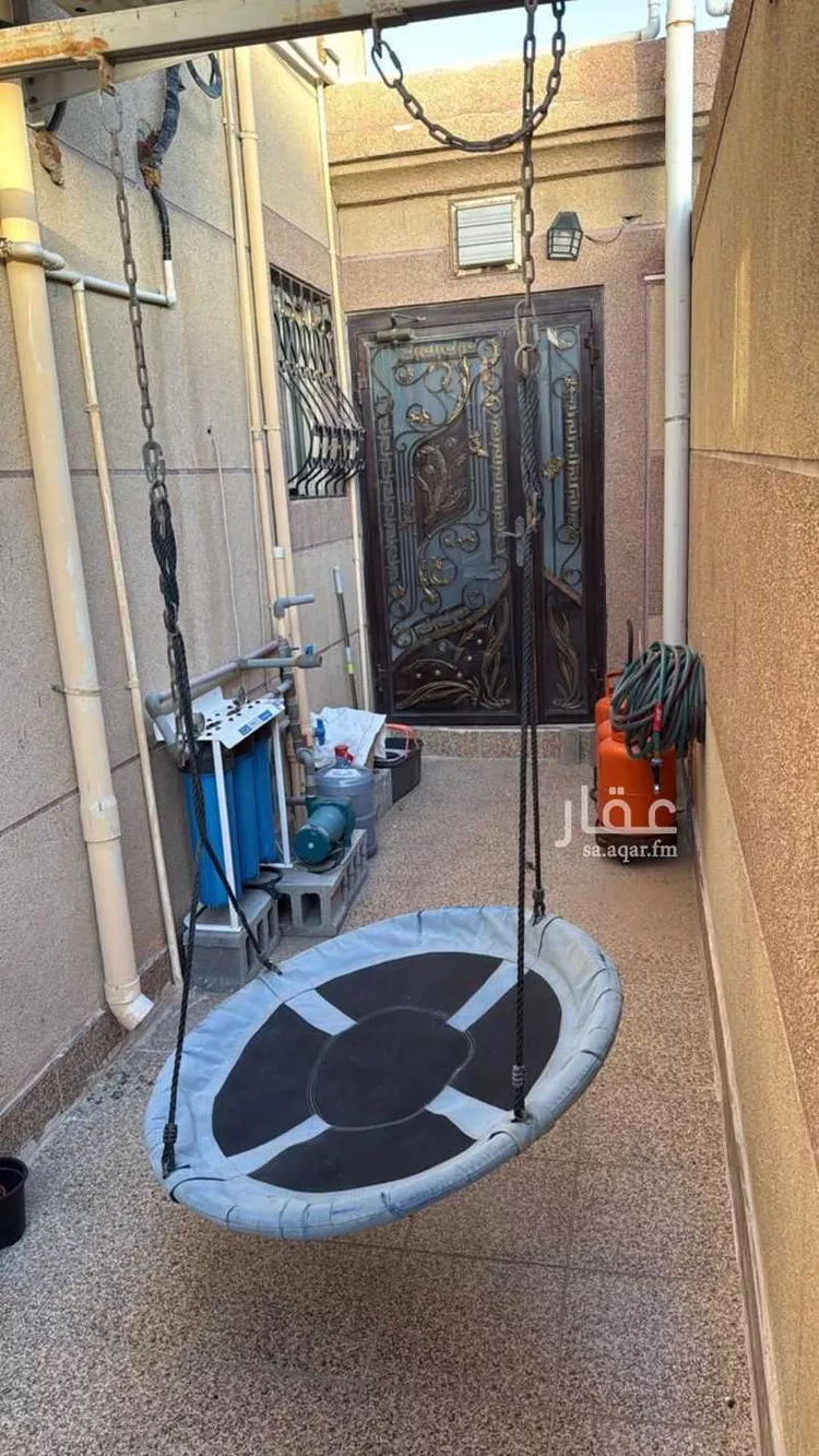 فيلا للبيع في شارع خالد بن الازرق, حي طيبة, مدينة الدمام, المنطقة الشرقية 8