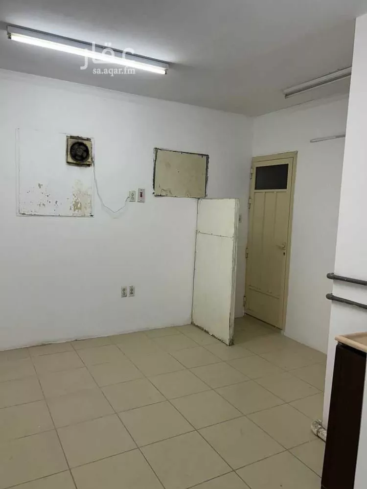 Building for Rent in Dammam Madinat Al Umal صورة 4