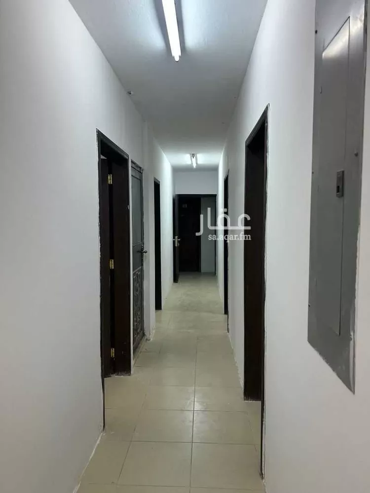 عمارة للإيجار في شارع العاشر, حي مدينة العمال, مدينة الدمام, المنطقة الشرقية صورة 2