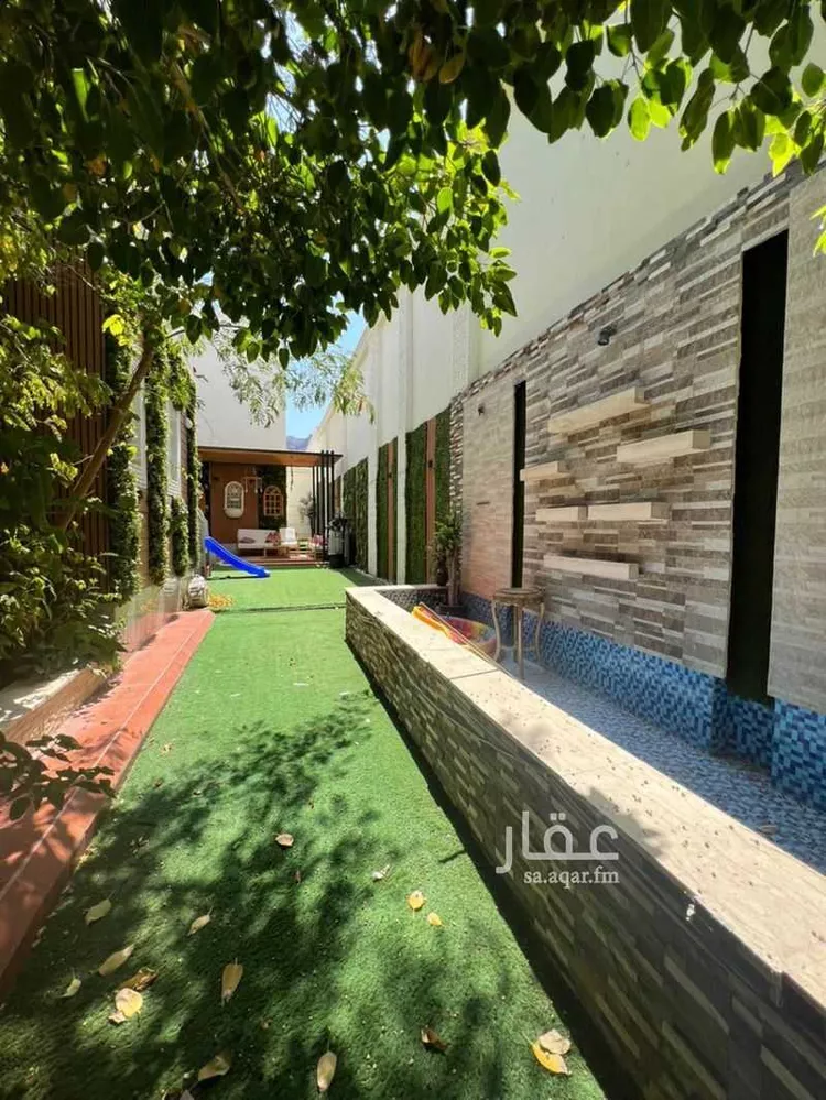 فيلا للبيع في شارع عبدالله ابن معاوية الجمحي, حي بنى بياضة, مدينة المدينة المنورة, منطقة المدينة المنورة صورة 4