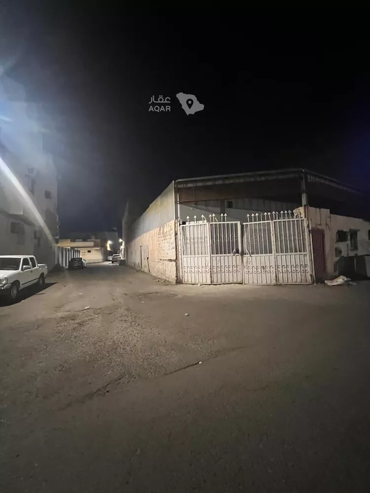 Warehouse for sale in Medina Al Barakah