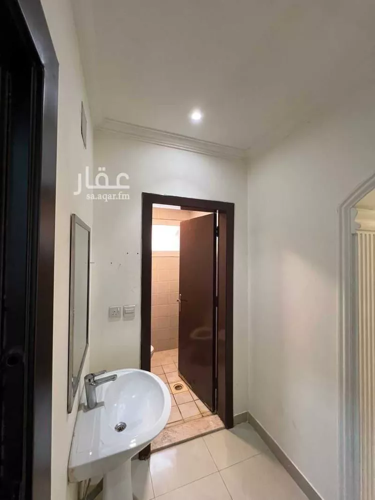 دور للإيجار في شارع محمد بن البناء, حي إشبيلية, مدينة الرياض, منطقة الرياض صورة 4