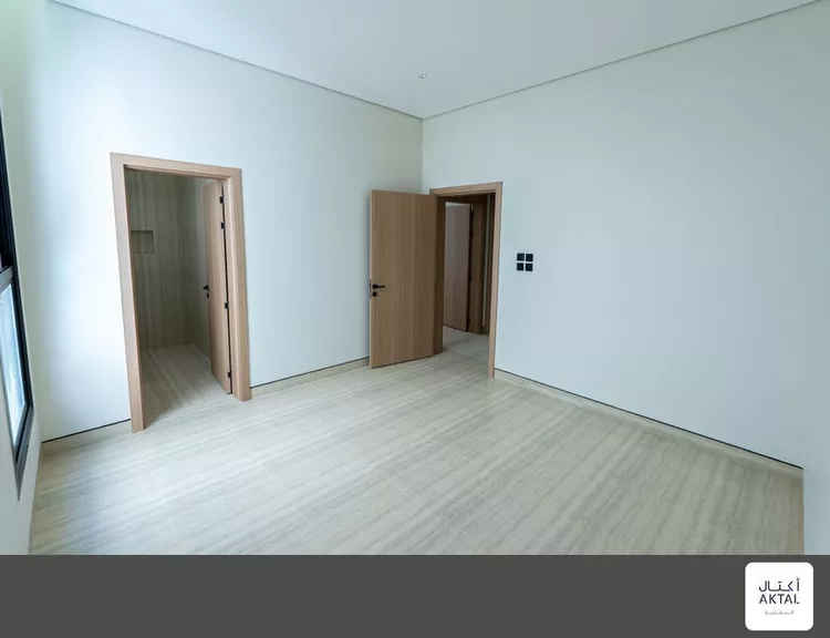 Floor for Sale in Riyadh Al Arid 16