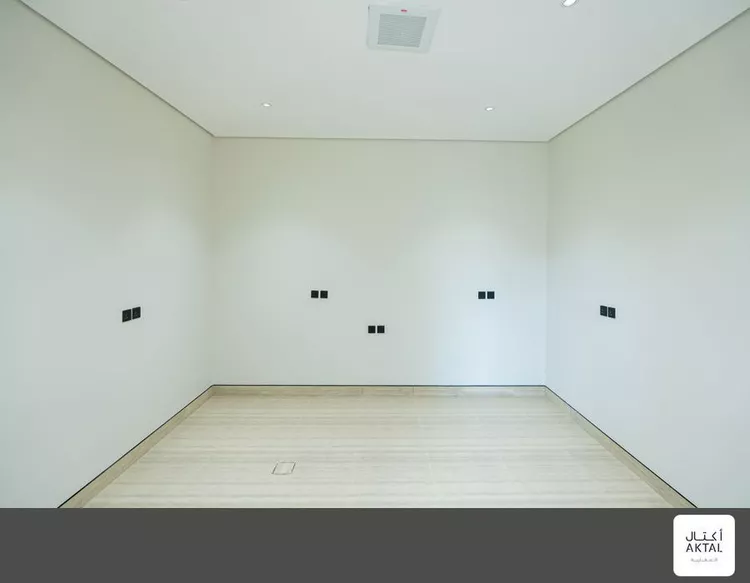 Floor for Sale in Riyadh Al Arid 25
