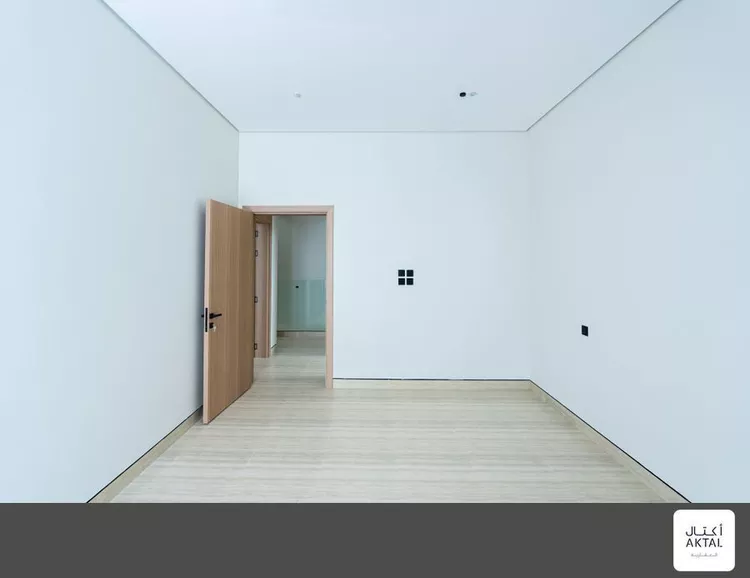 Floor for Sale in Riyadh Al Arid 9