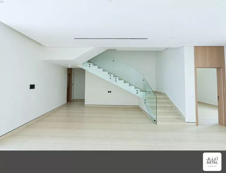 Floor for Sale in Riyadh Al Arid 18