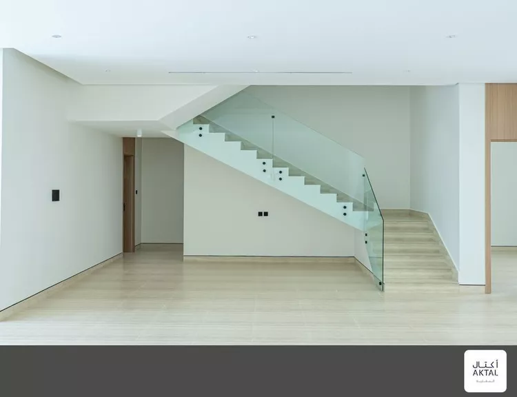 Floor for Sale in Riyadh Al Arid 23