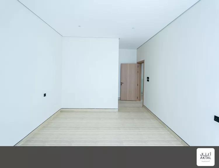 Floor for Sale in Riyadh Al Arid 13