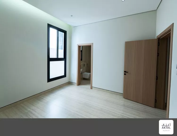 Floor for Sale in Riyadh Al Arid 15