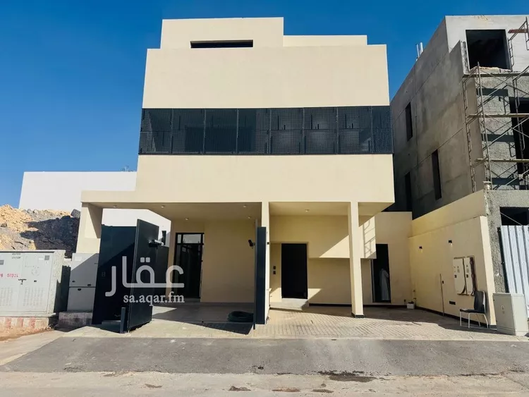 دور للبيع في شارع رقم 372, حي النرجس, مدينة الرياض, منطقة الرياض