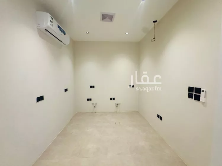 فيلا للبيع في شارع عبدالله الدقاق, حي العارض, مدينة الرياض, منطقة الرياض 8