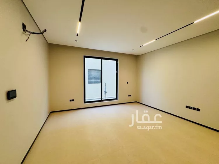 Floor for Sale in Riyadh Al Arid 10